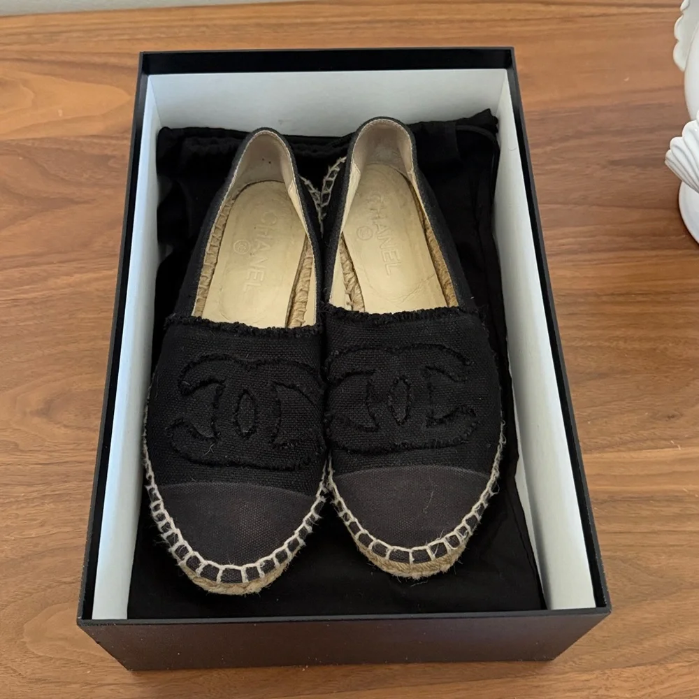 CHANEL iconic espedrilles